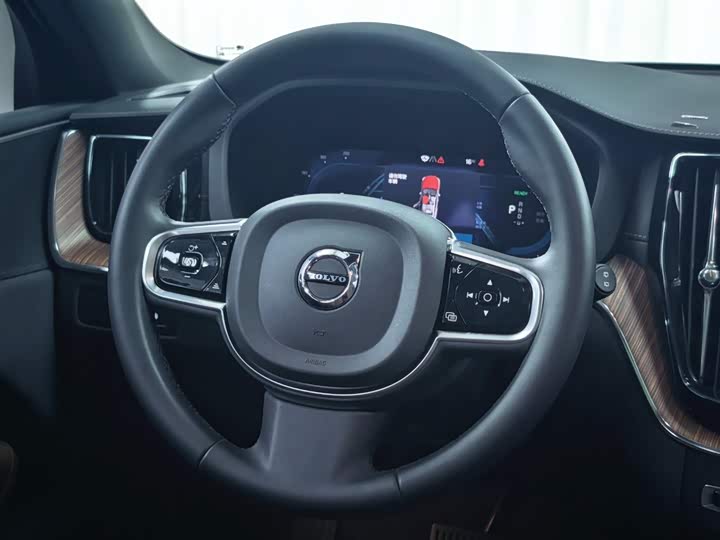 Volvo XC60 Hybrid 2025 Hybrid 4 WD — фото 14