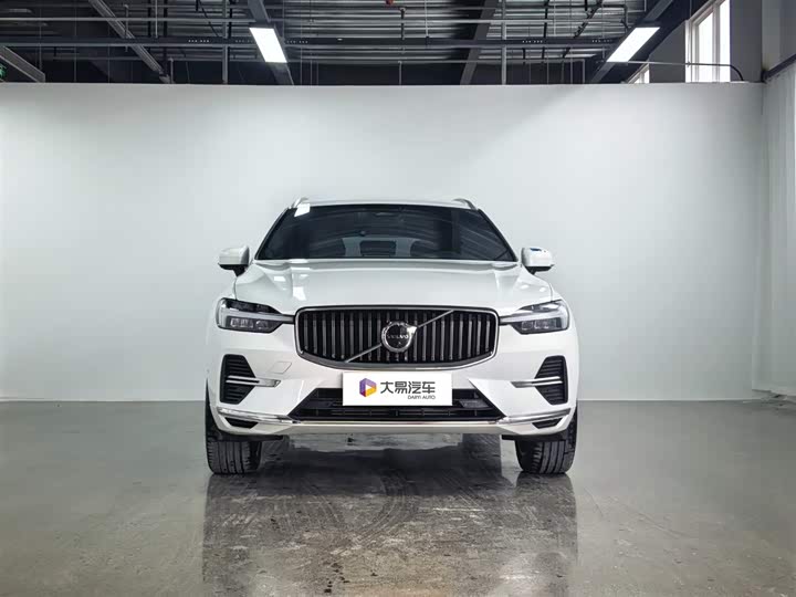 Volvo XC60 Hybrid 2025 Hybrid 4 WD — фото 2