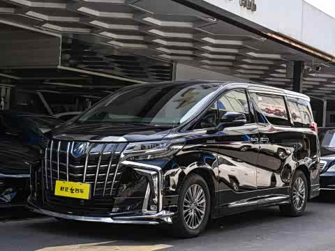 Toyota Alphard — фото 17