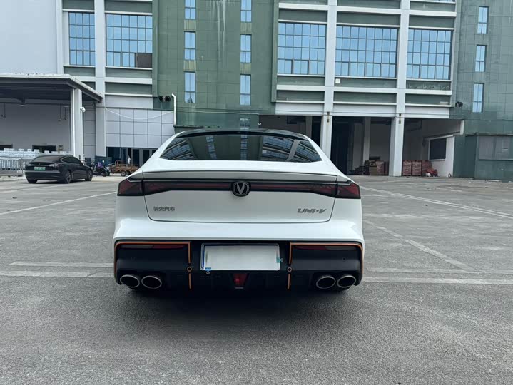 Changan UNI-V 2022 1.5 T — фото 43