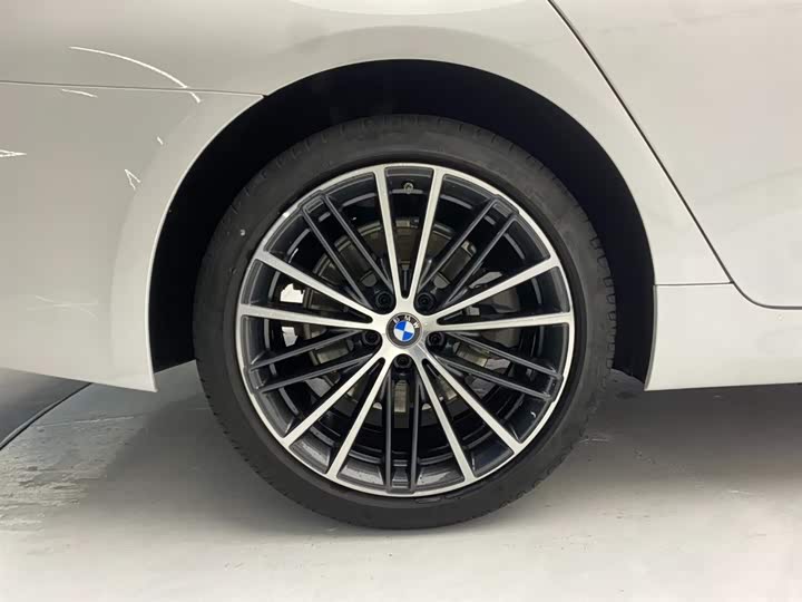 BMW 5-Series 2022 530 Li Leading M — фото 11