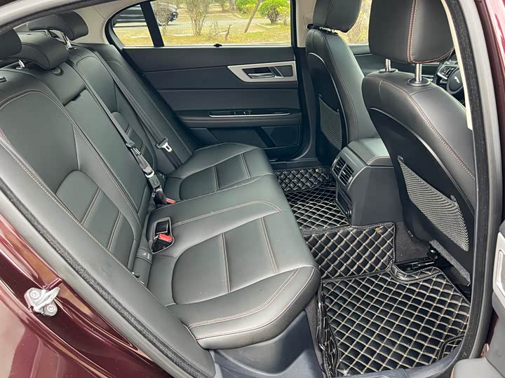 Jaguar XEL 2019 2.0 T 200 PS — фото 16