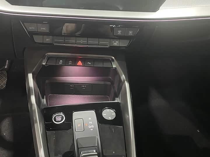 Audi A3 2024 Sportback 35 TFSI Sport — фото 12