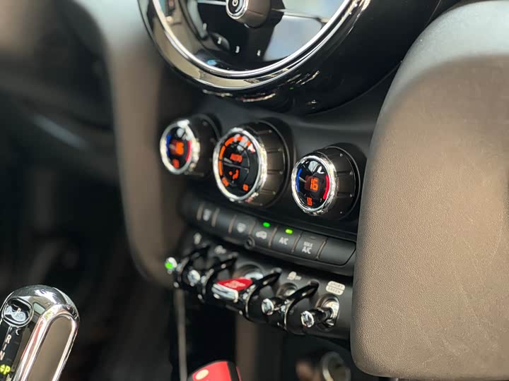 MINI Hatch — фото 10