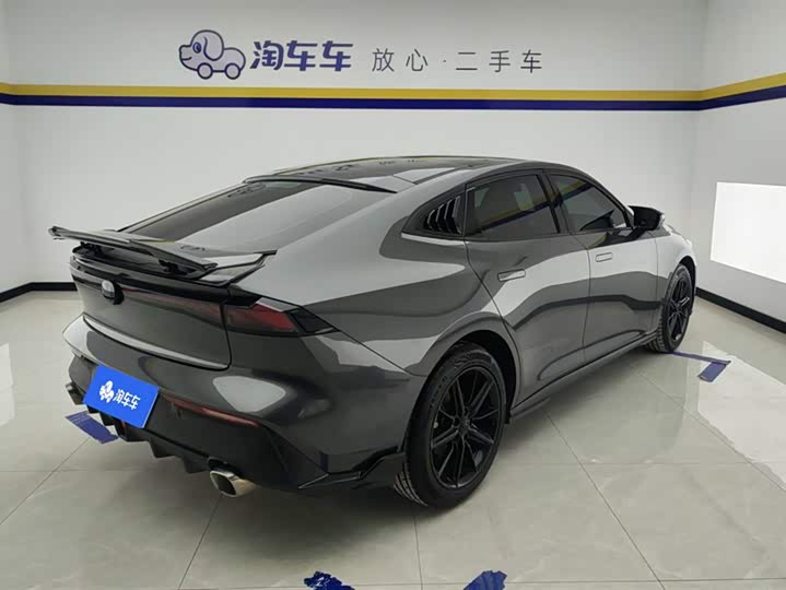 Changan UNI-V 2024 1.5 T — фото 3