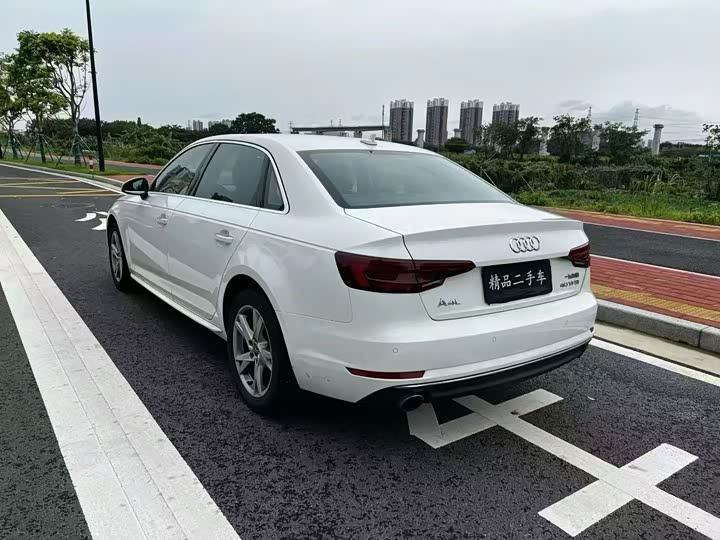Audi A4L 30 40 TFSI базовая — фото 7