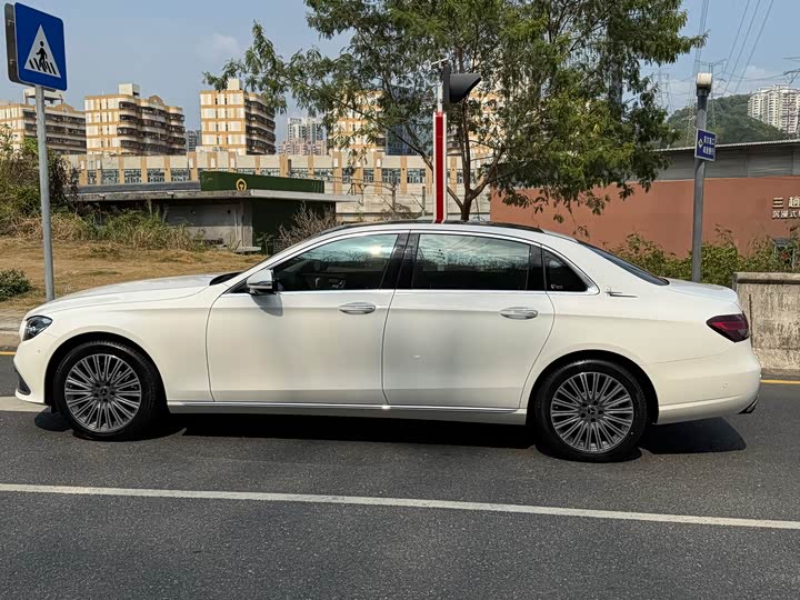 Mercedes-Benz E-Class 2021 E 300 L Luxury — фото 7