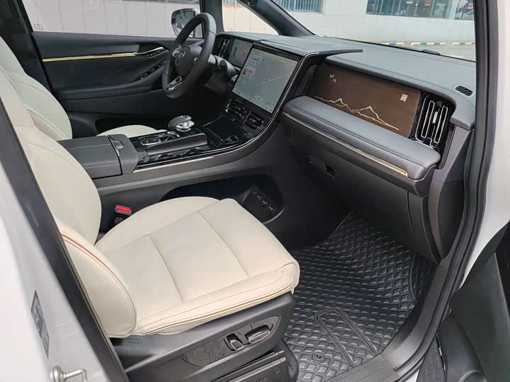 Trumpchi M8 2023 400 T — фото 12