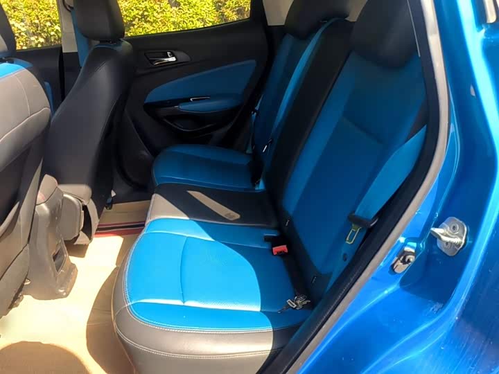 Changan CS15 2016 1.5 L MT — фото 17