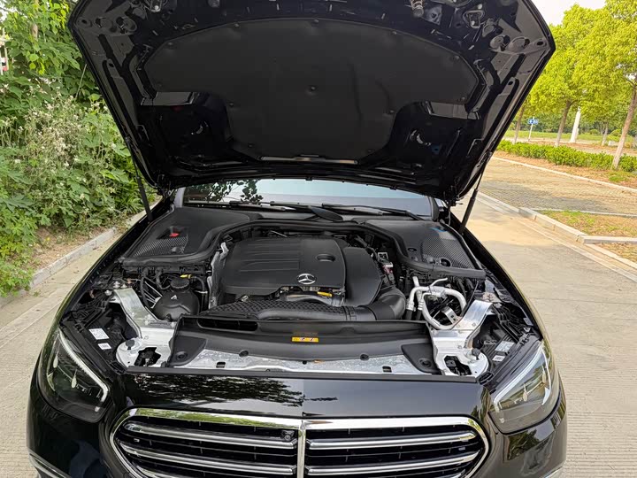 Mercedes-Benz E-Class 2023 E 300 L Luxury — фото 15