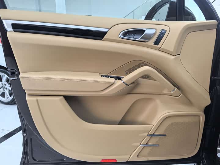 Porsche Cayenne 2016 Cayenne 3.0 T — фото 5