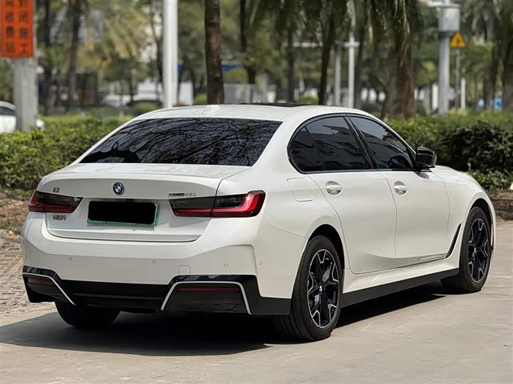 BMW i3 2024 e Drive 40 L — фото 9
