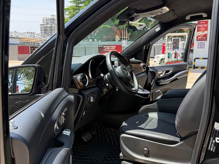 Mercedes-Benz V-Class 2022 V 260 L — фото 10