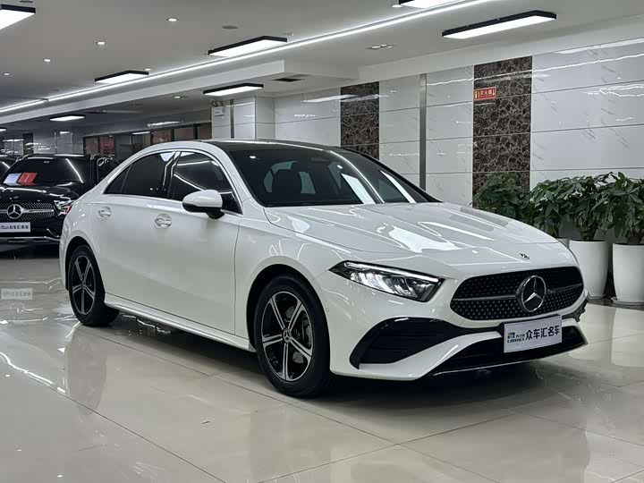 Mercedes-Benz A-Class 2024 A 200 L — фото 3