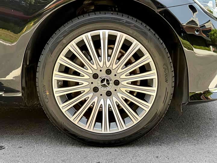 Mercedes-Benz E-Class 2022 E 300 L — фото 21