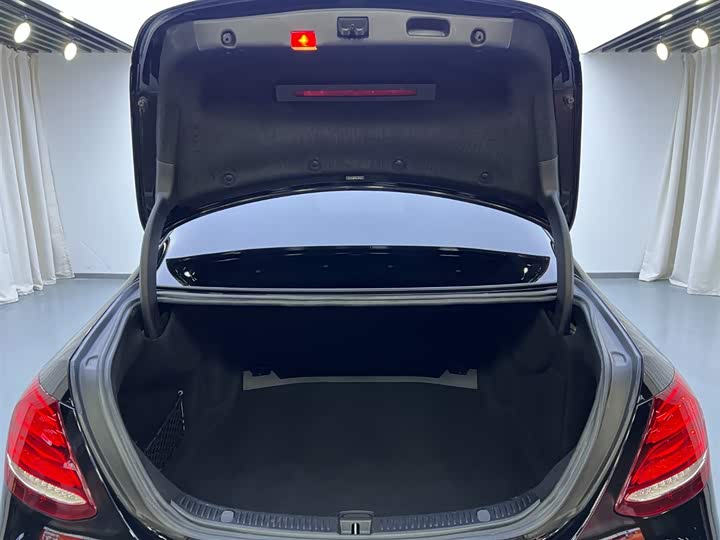 Mercedes-Benz E-Class 2016 E 300 L — фото 29