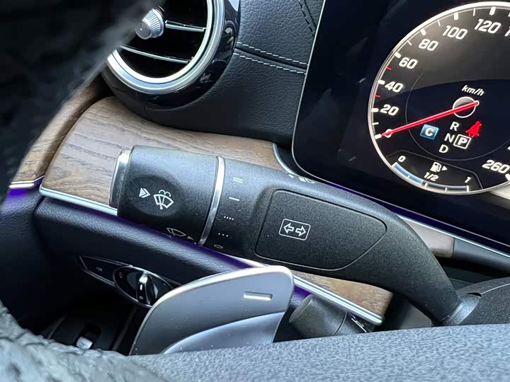 Mercedes-Benz E-Class 2016 E 300 L — фото 12