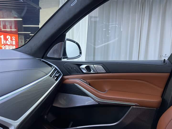 BMW X7 2022 x Drive 40i M — фото 18