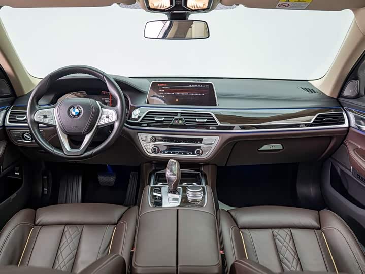 BMW 7-Series 2021 730 Li — фото 6