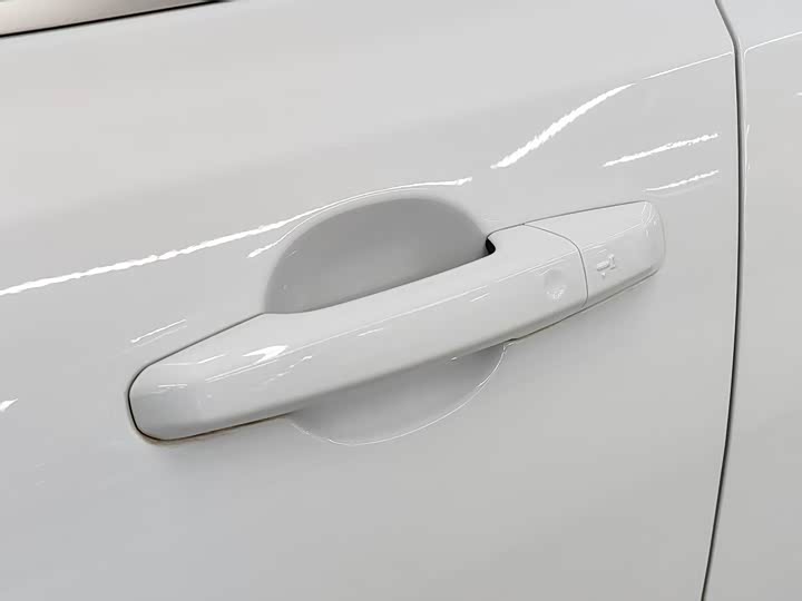 Jaguar XFL 2024 2.0 T P 300 4 WD — фото 6