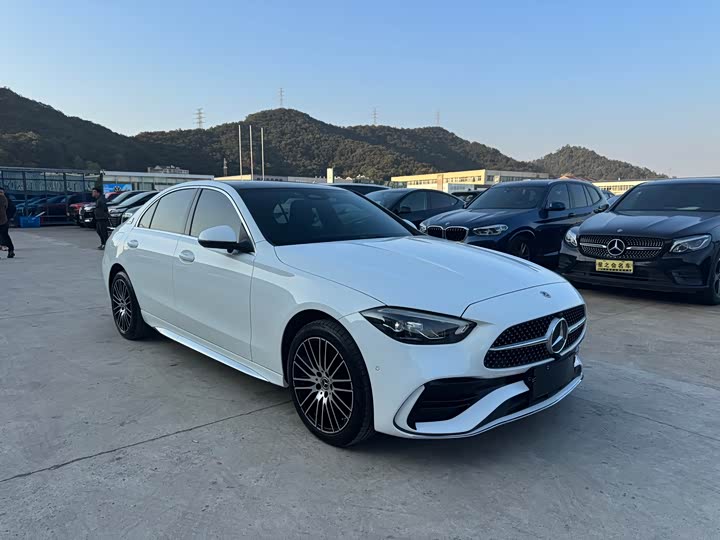 Mercedes-Benz C-Class 2024 C 260 L — фото 1