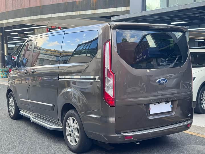 Ford Tourneo — фото 7