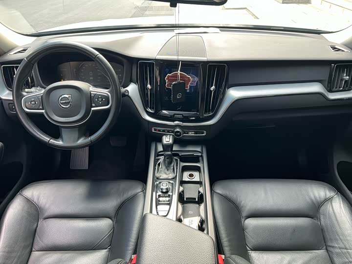 Volvo XC60 2019 T 5 4 WD VI — фото 12