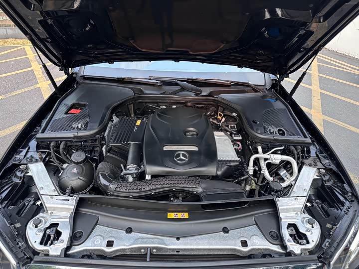 Mercedes-Benz E-Class 2017 E 300 L Luxury — фото 15