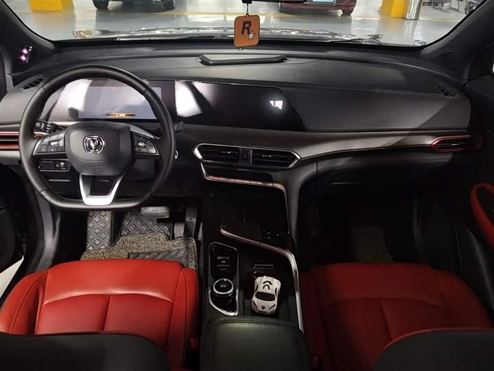 Changan UNI-T 2020 1.5 T Premium — фото 12