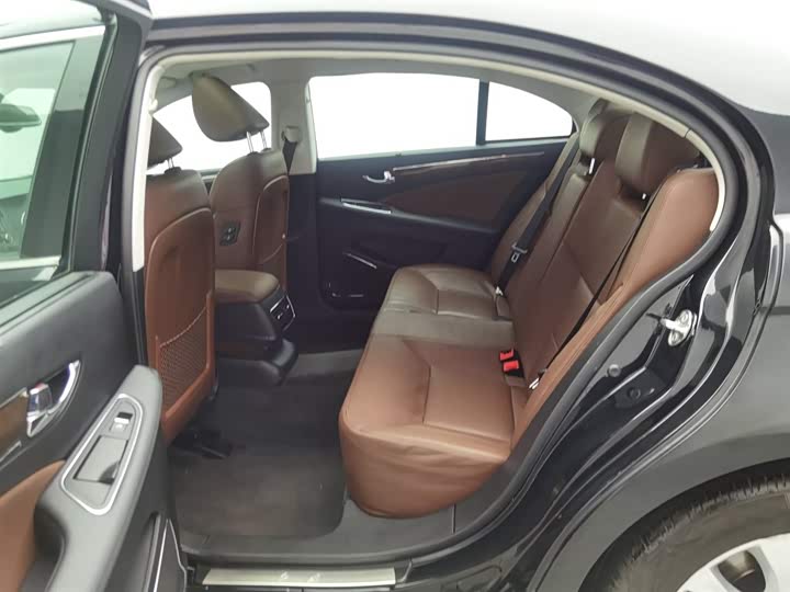 Hongqi H7 2015 2.0 T Luxury — фото 15