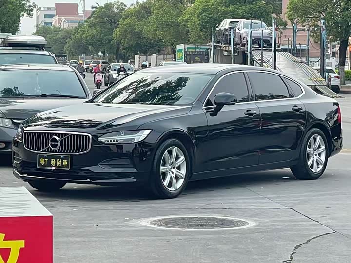 Volvo S90 2017 T 4