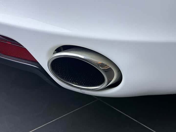 Aston Martin Rapide 2013 6.0 L S — фото 7