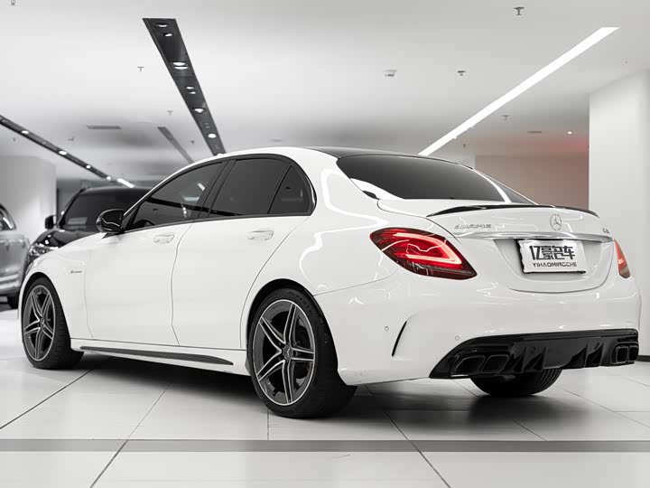 Mercedes-Benz C-Class 2019 AMG C 63 — фото 3