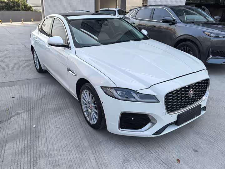 Jaguar XF 2016 XF 2.0 T 2 WD — фото 6