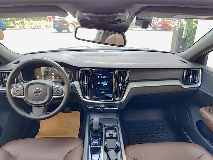 Volvo S60 2022 B 4 — фото 10