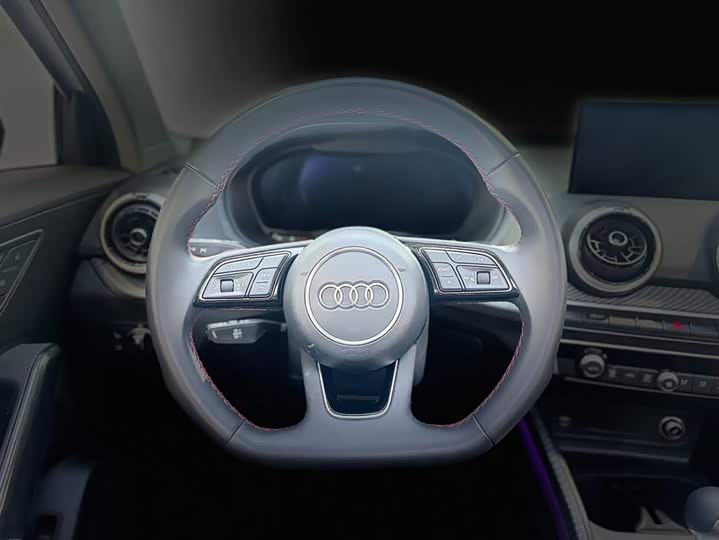 Audi Q2L 2024 35 TFSI — фото 12
