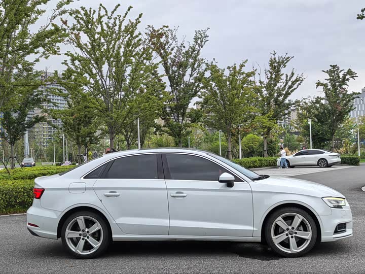 Audi A3 2019 Limousine 35 TFSI VI — фото 7