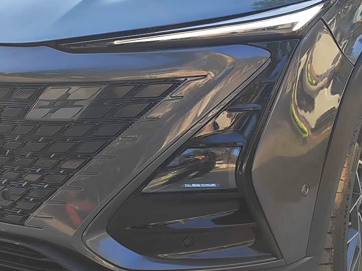 Changan UNI-T 2022 1.5 T Premium — фото 4