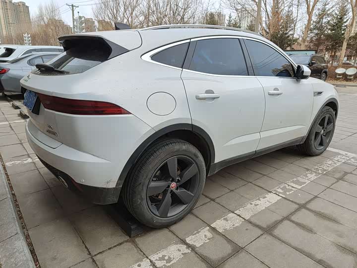Jaguar E-PACE 2024 R-DYNAMIC S — фото 5