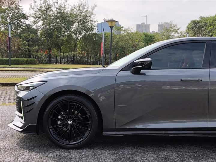 Changan UNI-V 2023 1.5 T — фото 7