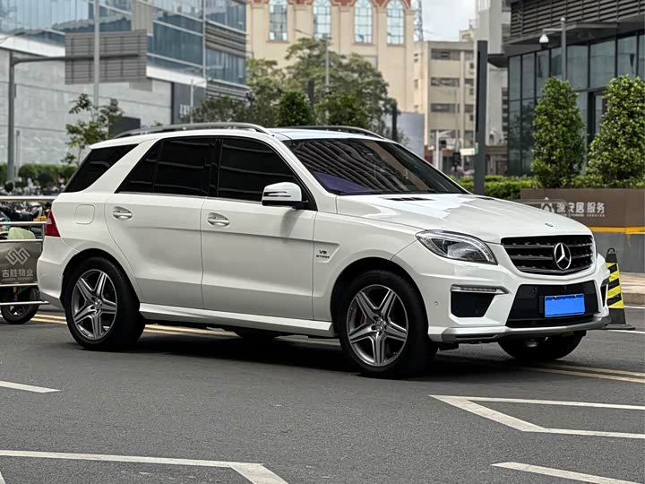 Mercedes-Benz M-Class 2015 AMG ML 63 — фото 3