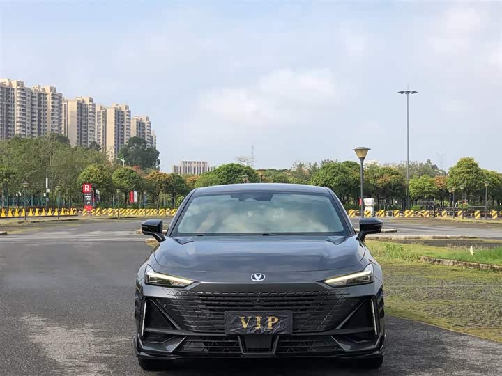 Changan UNI-V 2023 1.5 T — фото 34