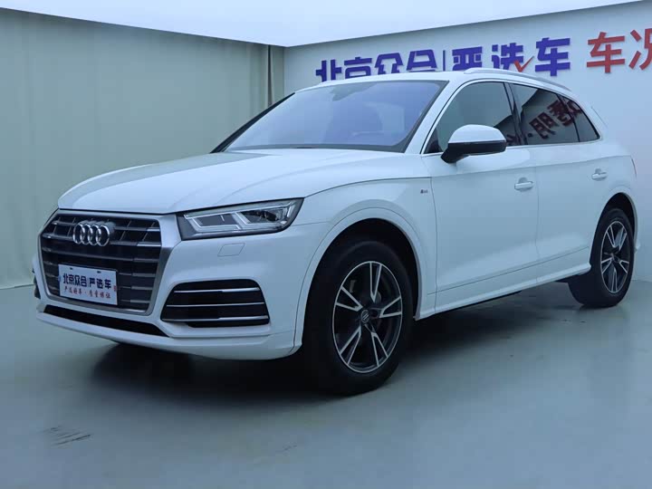 Audi Q5L 2018 40 TFSI V — фото 1