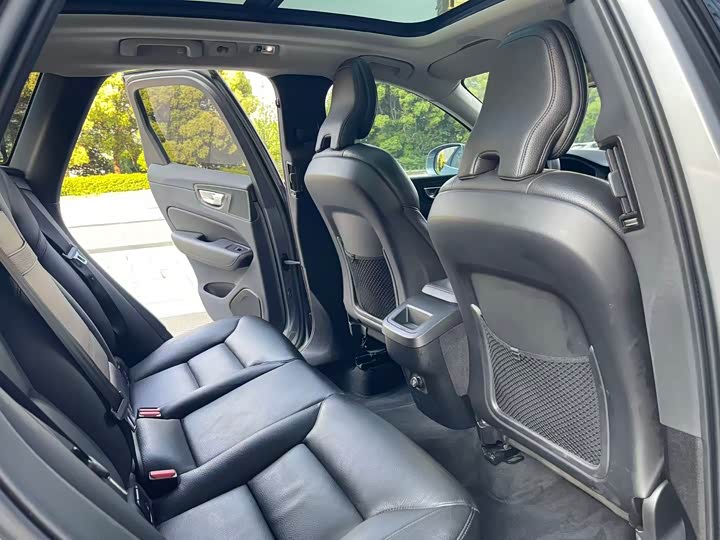 Volvo XC60 2020 T 5 4 WD — фото 13
