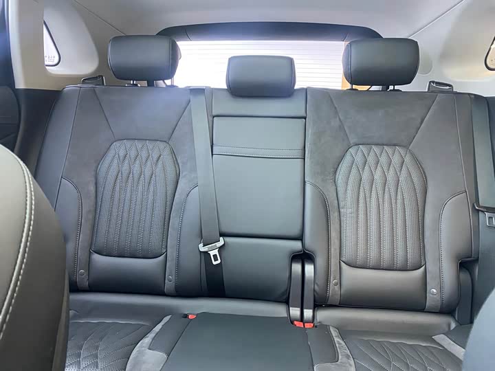 Hongqi HS5 2023 2.0 T Pro — фото 12
