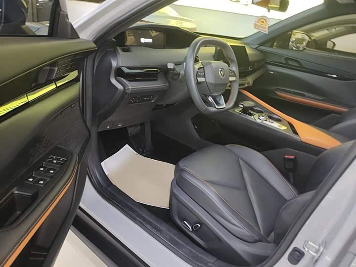 Changan UNI-V 2022 1.5 T — фото 16