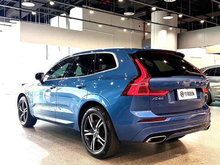 Volvo XC60 2018 T 5 4 WD — фото 6