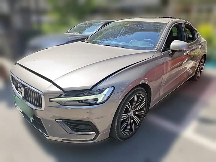 Volvo S60 2022 B 4