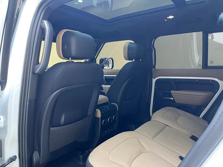 Land Rover Defender — фото 13
