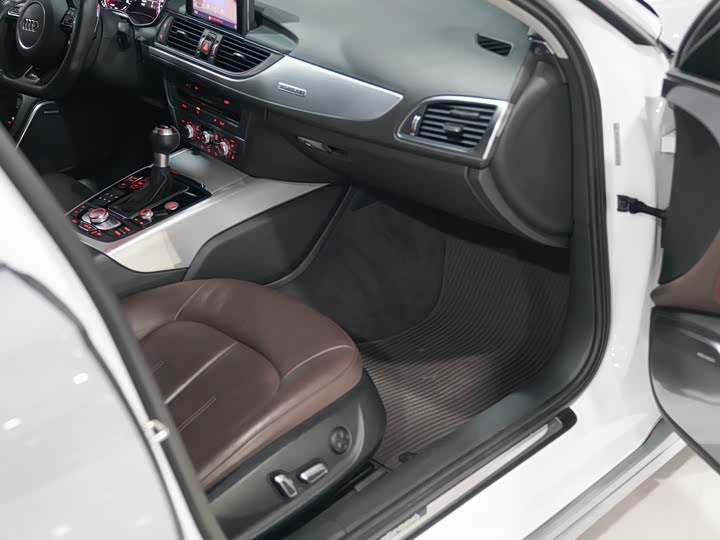 Audi A6 2018 3.0 T allroad quattro — фото 20